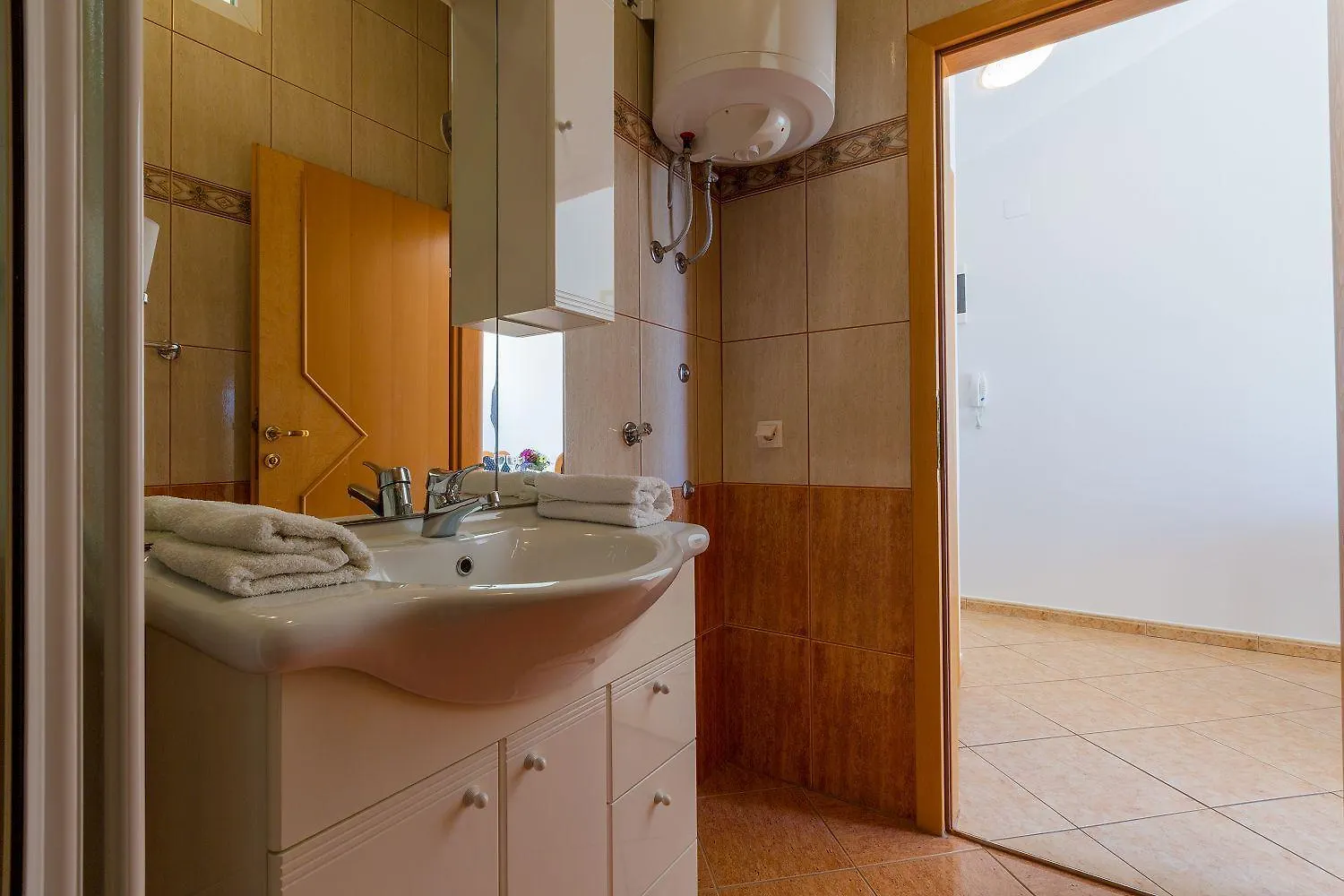 Beeindruckendes Apartment Mit Dachterrasse, Meerblick, Elektrogrill - Nur 350 Meter Zum Strand Dramalj 0*,  Croatia